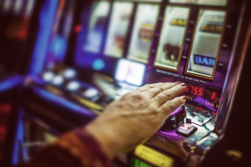 Know The Signs Of Addiction To Gamble